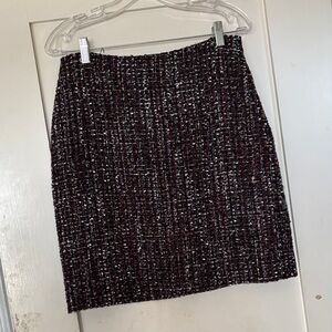 Calvin Klein size 6 black/maroon/white tweed pencil skirt